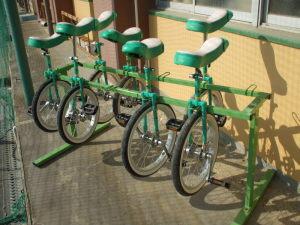 市内全小学校及び幼稚園に配布された一輪車の写真