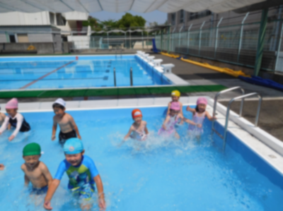 小学校のプール