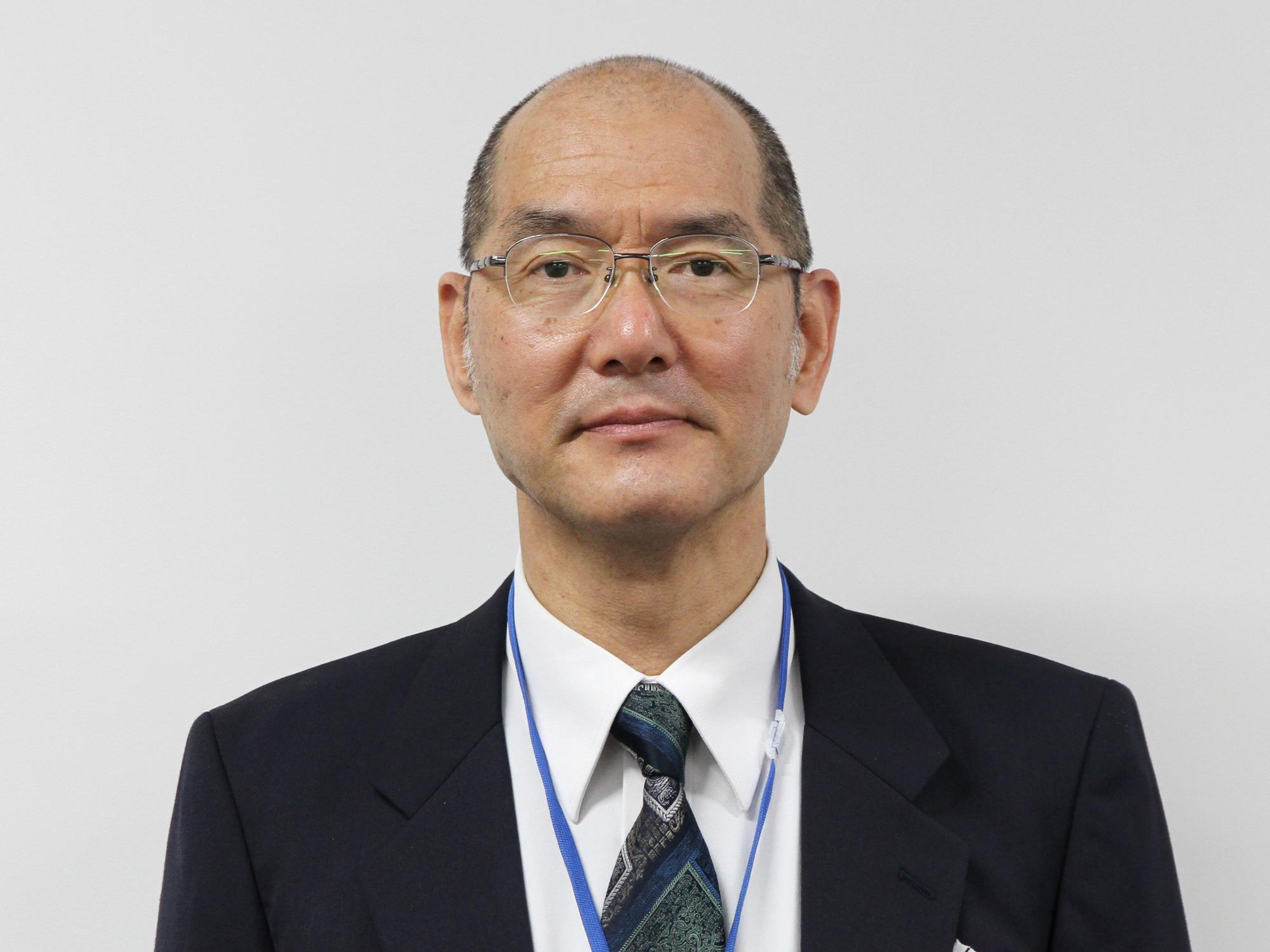 前田総務部長