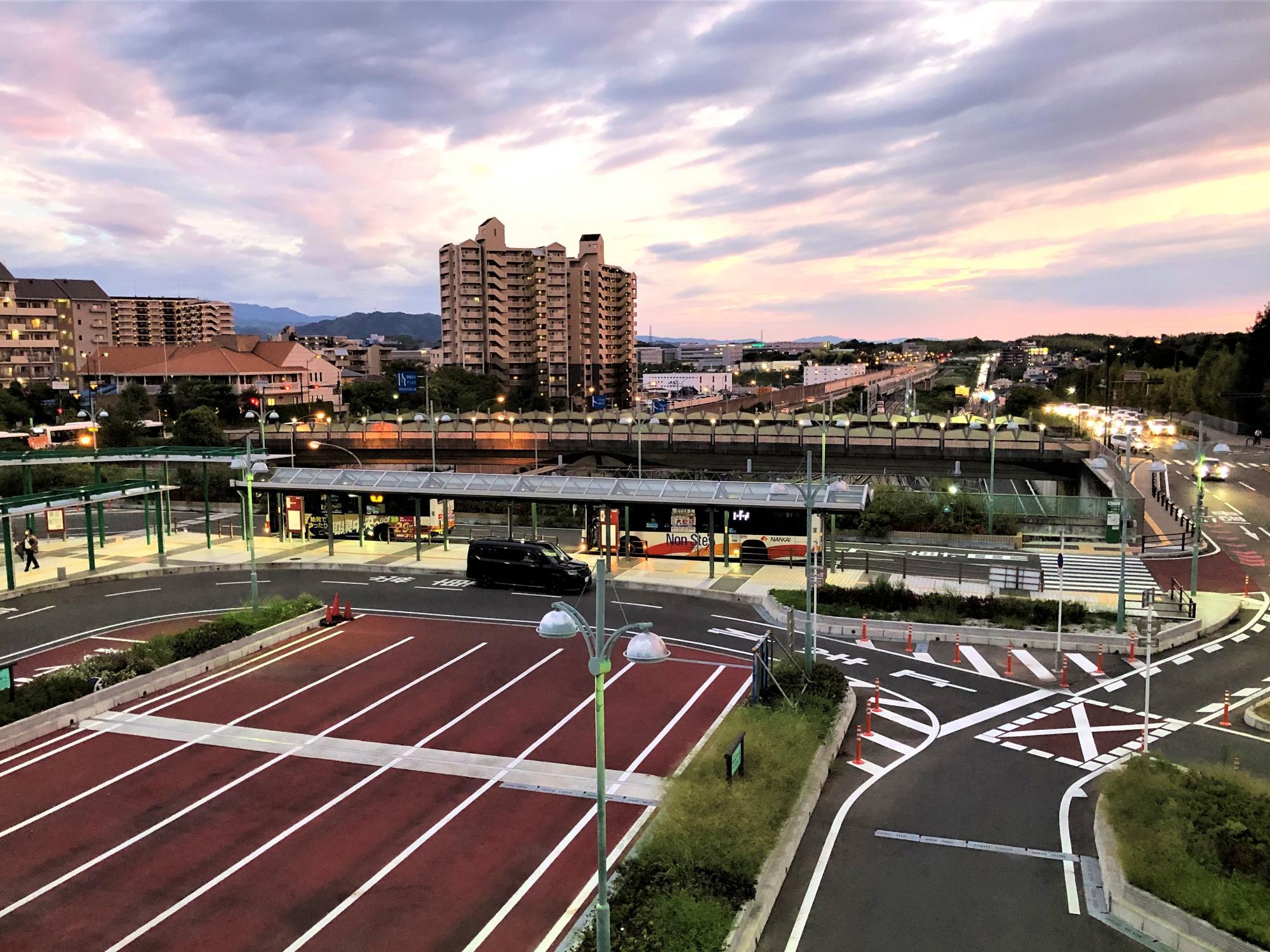 和泉中央駅前