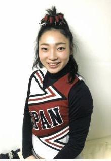 第9回チアリーディング世界選手権大会で優勝したユニフォーム姿の井川恵莉奈さんの写真