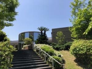 市史編さん室外観