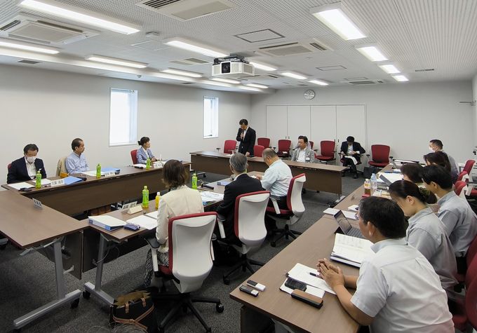 第1回和泉市久保惣記念美術館運営ビジョン策定委員会の様子