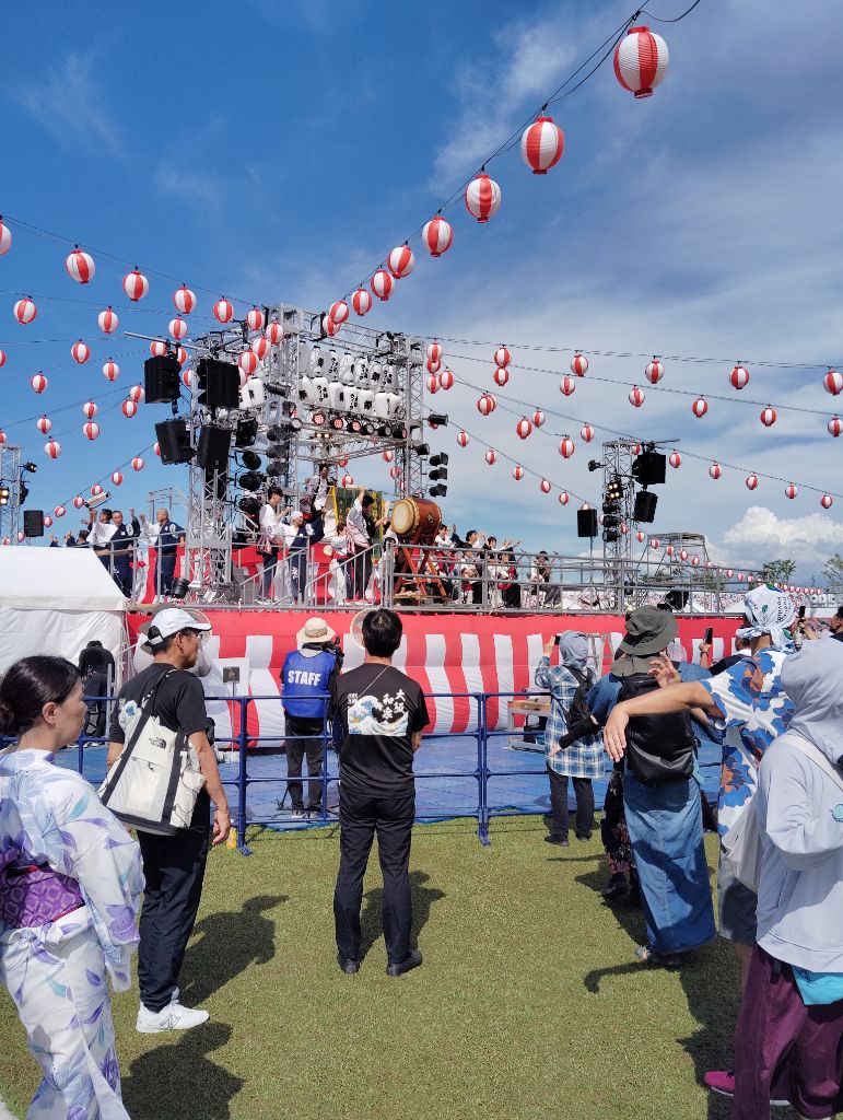 祭りの様子