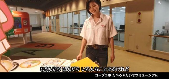 「和泉・久保惣ミュージアムタウンPR動画」に出演した和泉市PR大使の小出夏花さんのキャプチャー