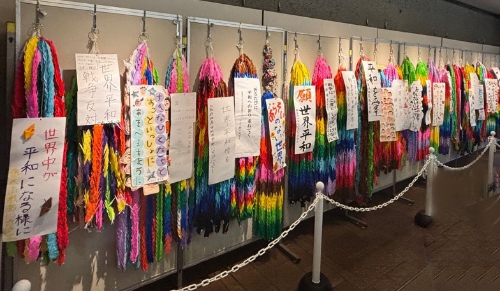 第27回平和千羽鶴展 コミュニティセンターの様子