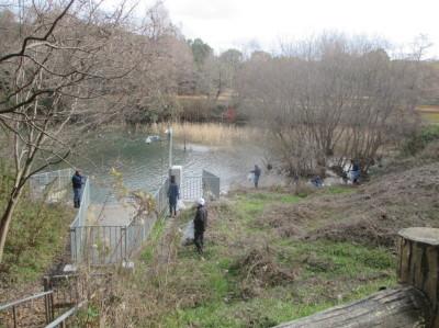 光明池清掃活動写真1