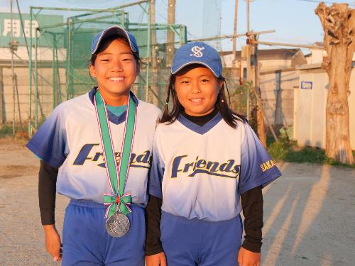 準優勝した渡部さんと山本さん