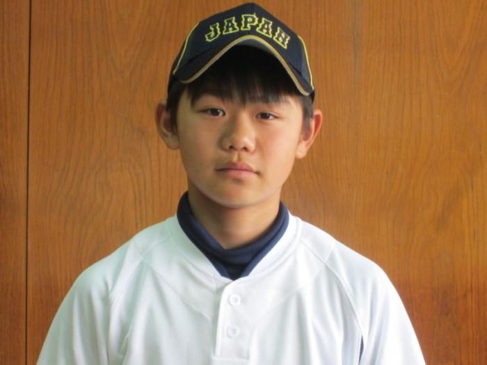 日本小学生国際親善ソフトボールに出場した藤原夏暉さんの写真