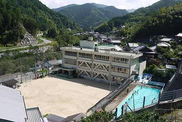 南横山小学校