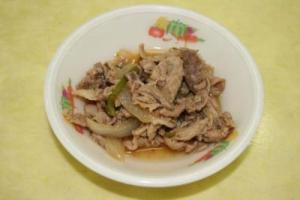 和泉市学校給食レシピとして紹介している焼き肉の完成見本の写真