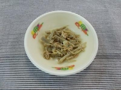和泉市学校給食レシピとして紹介しているごぼうサラダの完成見本の写真