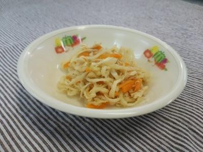 和泉市学校給食レシピとして紹介している切り干し大根のレモンマリネの完成見本の写真