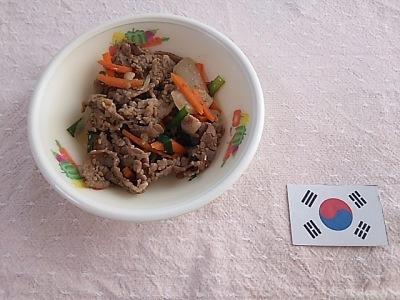 和泉市学校給食レシピとして紹介している大韓民国のプルコギの完成見本の写真